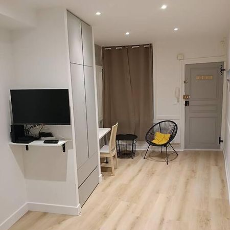 Studio En Centre-Ville באיון מראה חיצוני תמונה